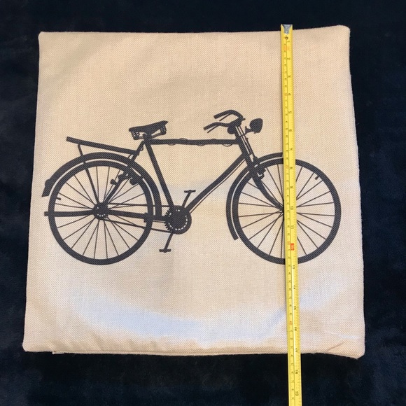 Bicycle Bike Pillow Pillowcase NWOT
Bike & Wheel Antique Vintage Look
Zipper - Picture 6 of 10
